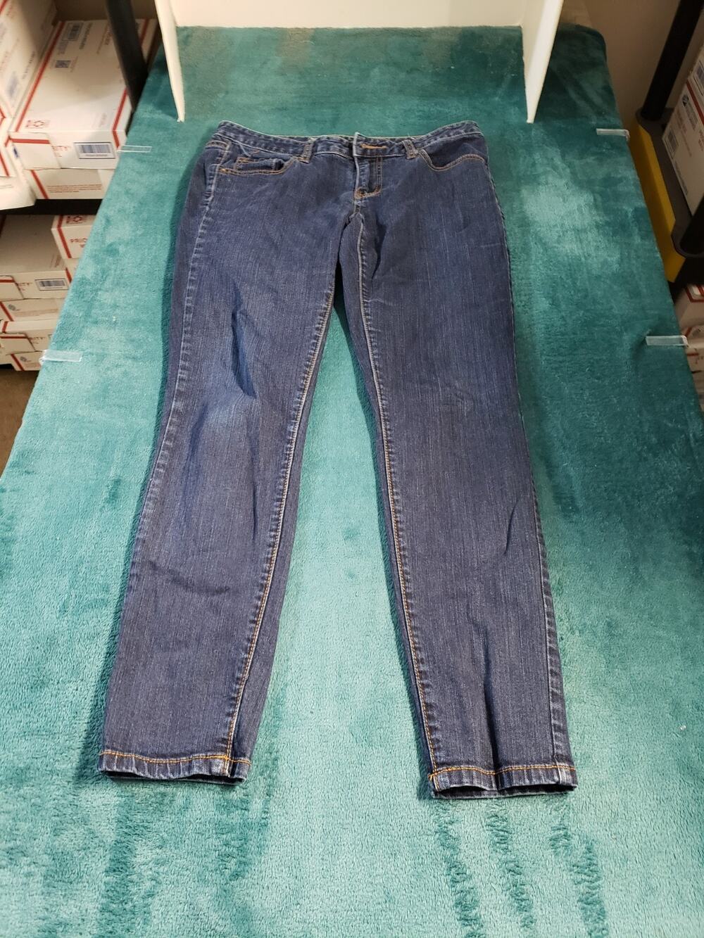 Mossimo Jeans Size 6 Women Blue Pants Stretch Denim Ladies Mid Rise Ankle Skinny